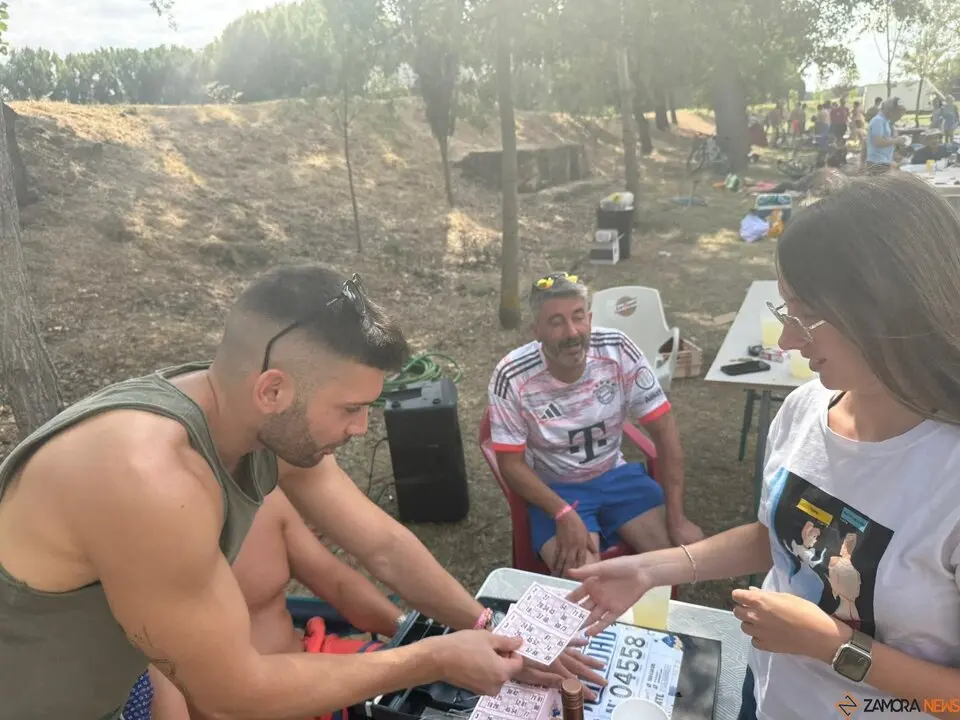 Santib&aacute;&ntilde;ez de Tera abre las fiestas de San Tirso con una multitudinaria comida popular