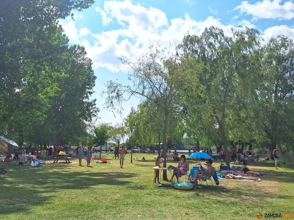 Santib&aacute;&ntilde;ez de Tera abre las fiestas de San Tirso con una multitudinaria comida popular