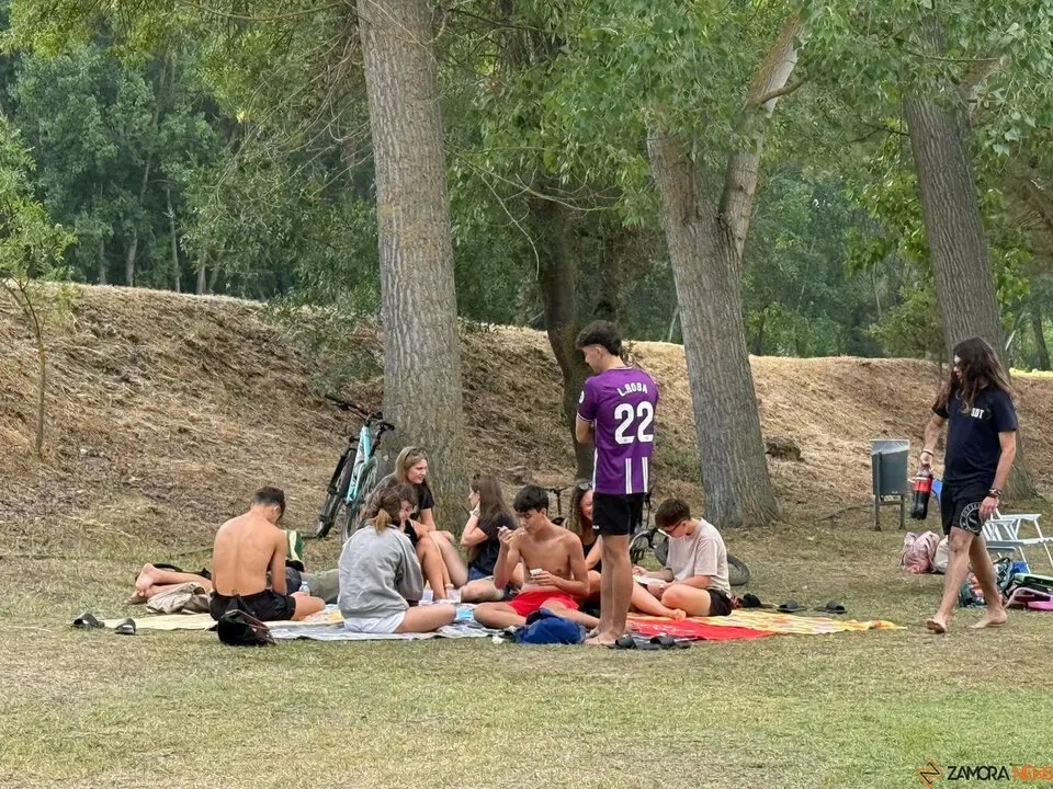 Santib&aacute;&ntilde;ez de Tera abre las fiestas de San Tirso con una multitudinaria comida popular