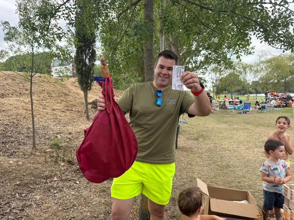 Santib&aacute;&ntilde;ez de Tera abre las fiestas de San Tirso con una multitudinaria comida popular