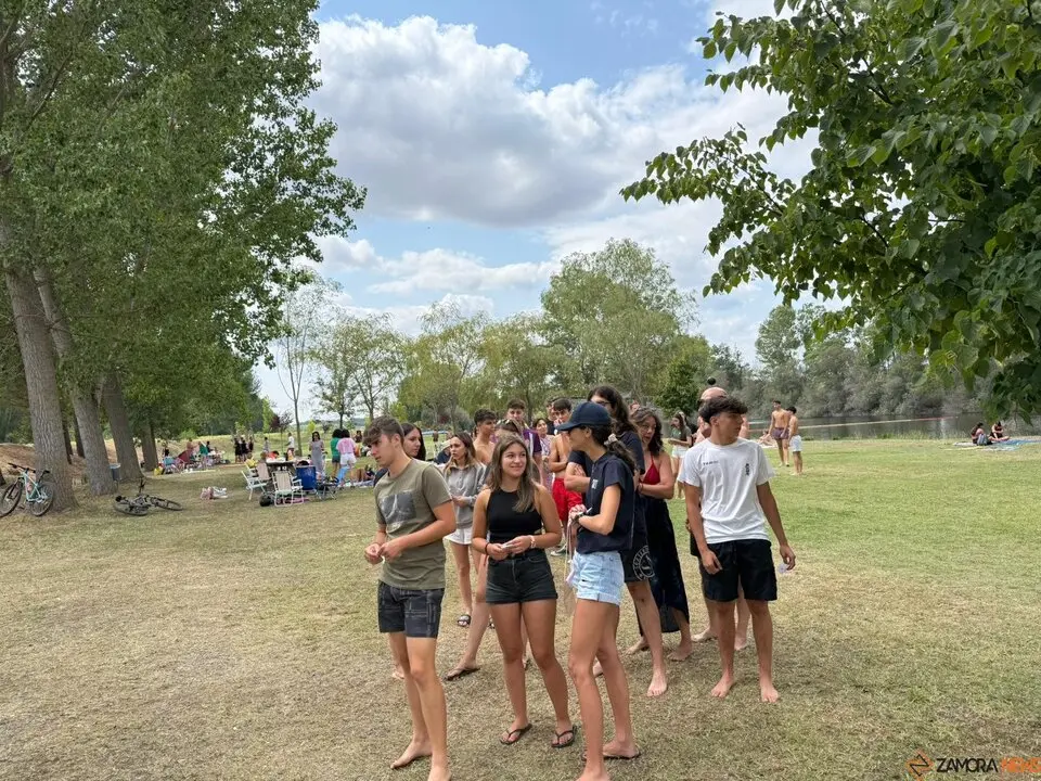 Santib&aacute;&ntilde;ez de Tera abre las fiestas de San Tirso con una multitudinaria comida popular