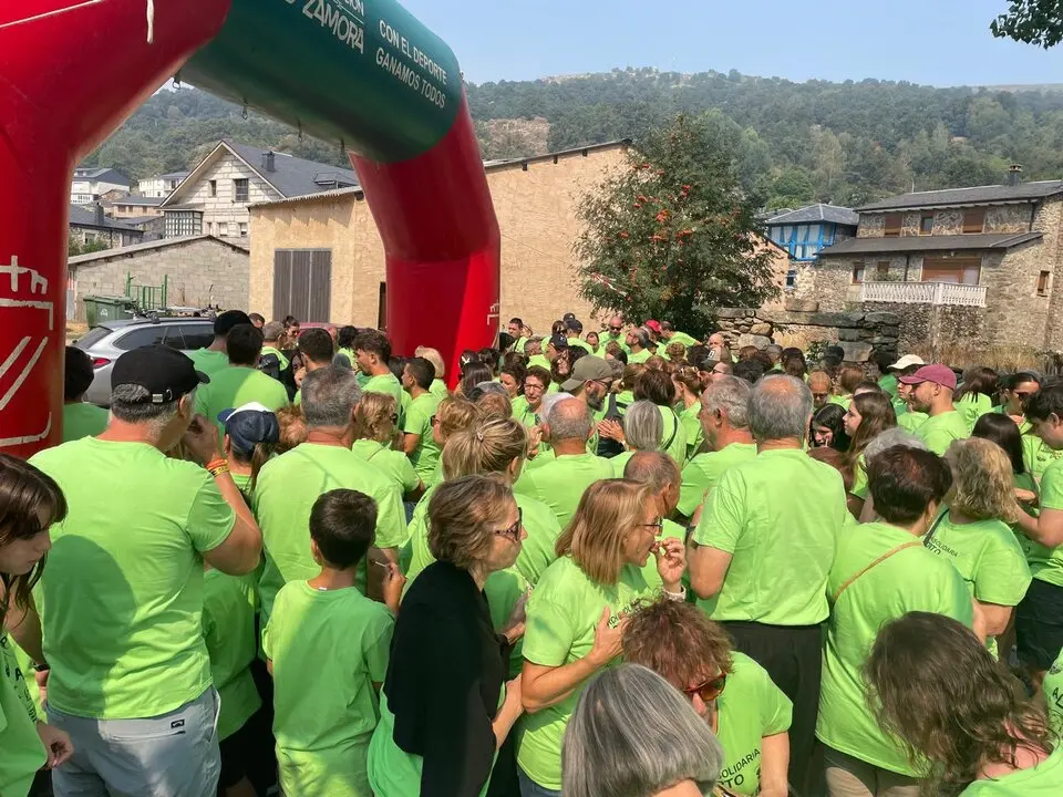 Marcha solidaria de azayca en Porto