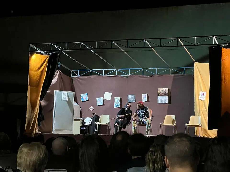 Vecinos a escena, el grupo de teatro local local de Villalazán conquista con su actuación