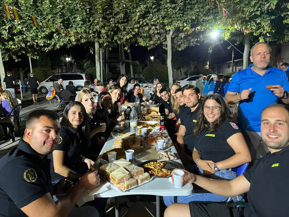 Cena de peñas Villalazán_13