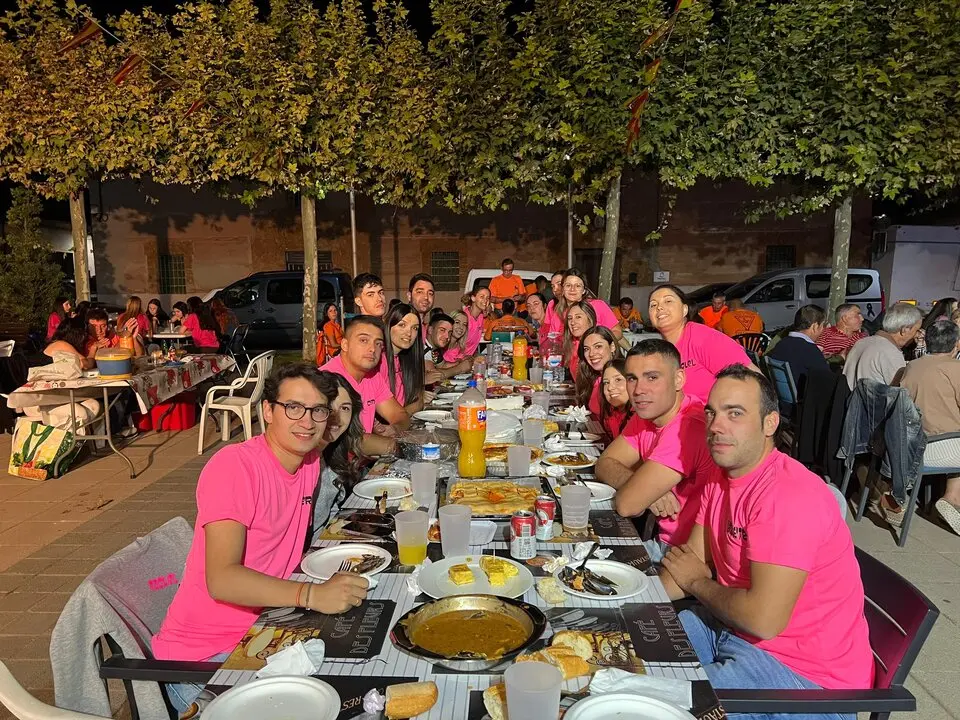 Cena de peñas Villalazán_17