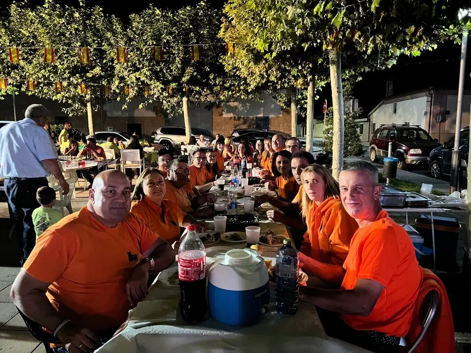 Cena de peñas Villalazán_19