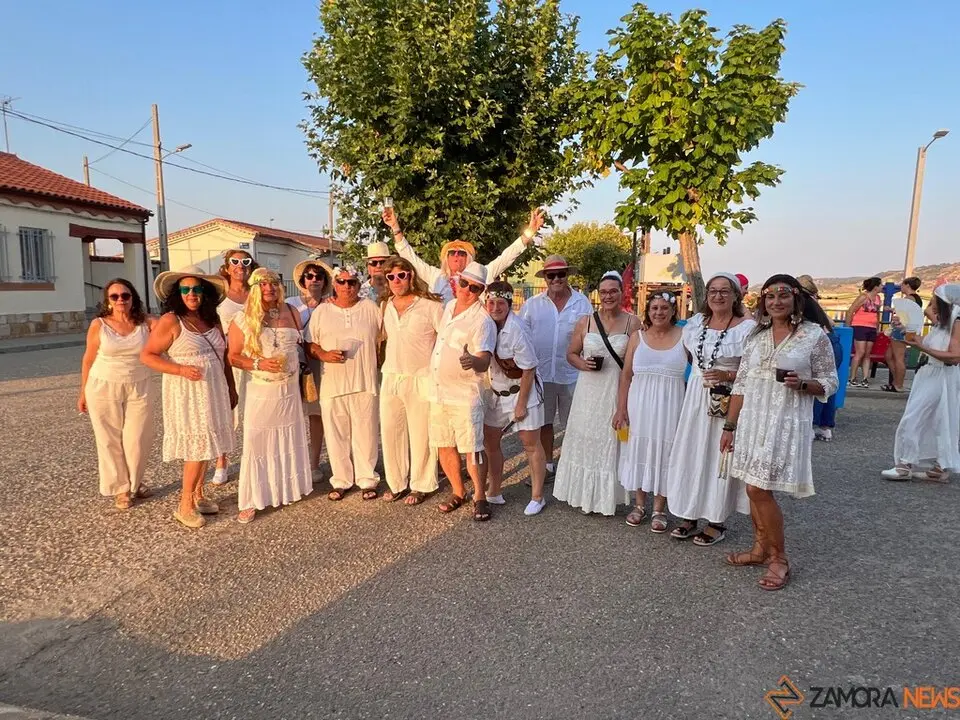 Desfile de peñas Villalazán_9