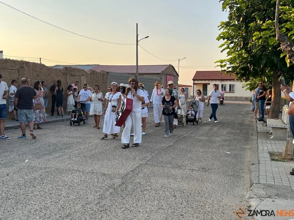 Desfile de peñas Villalazán_28