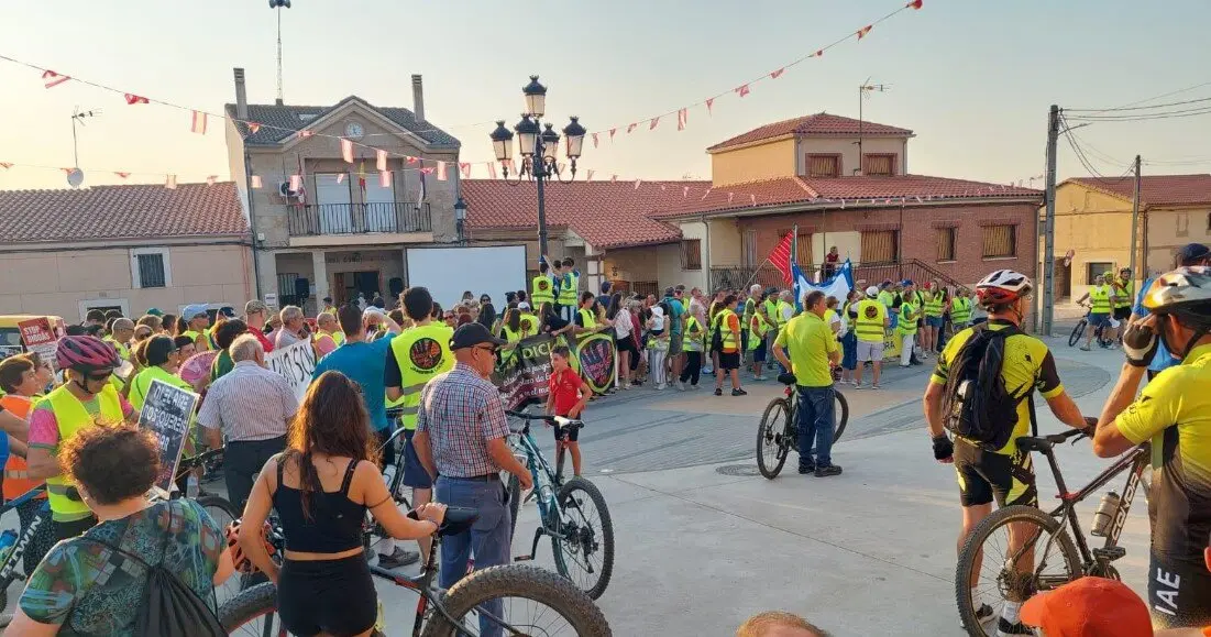Manifestación Stop-Biogás Jambrina-Peleas de Abajo_2jpg