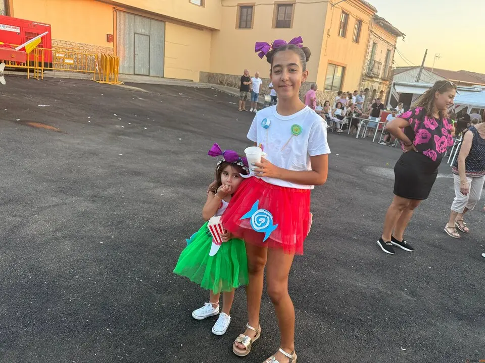 Un desfile de fantasía cierra las fiestas en Santibáñez de Tera