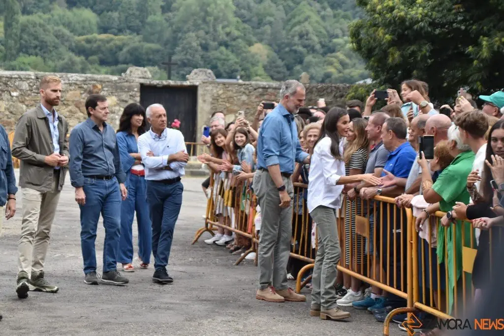Reyes visitan San Martín de Castañeda_8