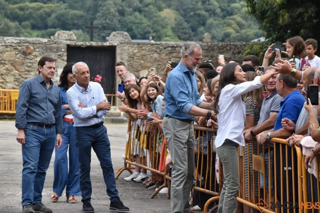 Reyes visitan San Martín de Castañeda_9