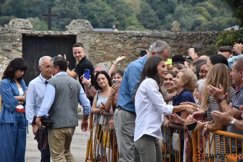 Reyes visitan San Martín de Castañeda_10