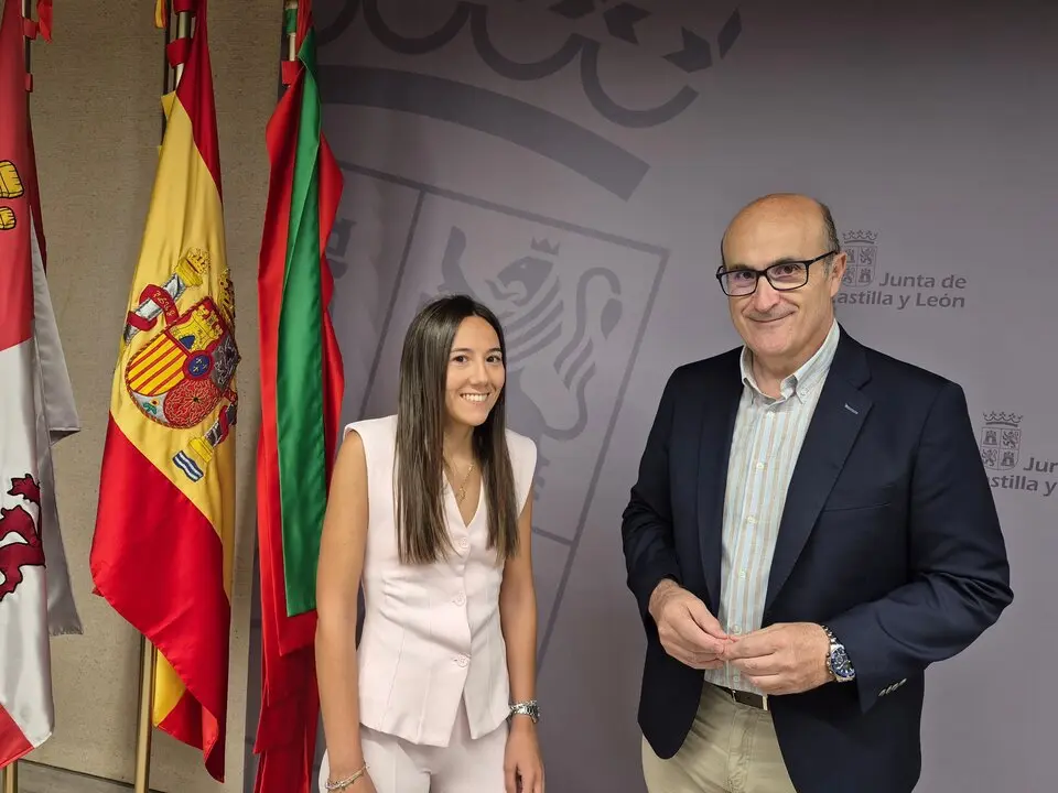 Delegado y nueva jefa del Servicio de Hacienda