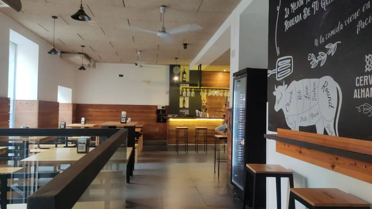 Pata Negra reabre sus puertas en la calle Pelayo