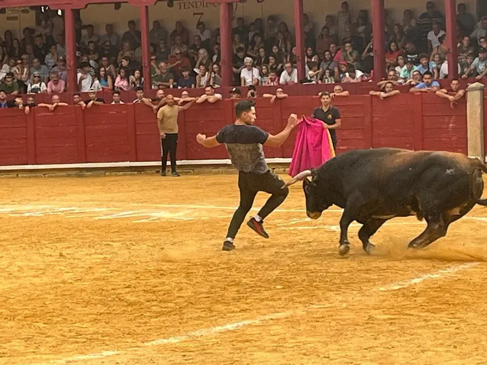 Toro del Cajón solidario: emoción, tradición y plaza llena por una buena causa