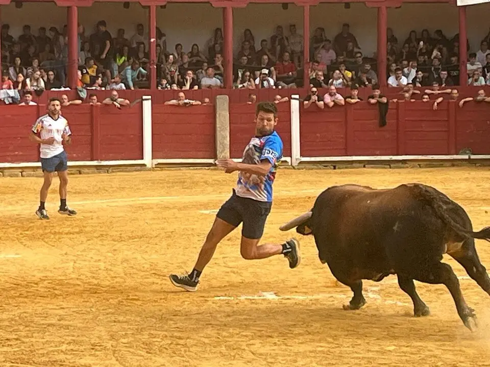 Toro del Cajón solidario: emoción, tradición y plaza llena por una buena causa
