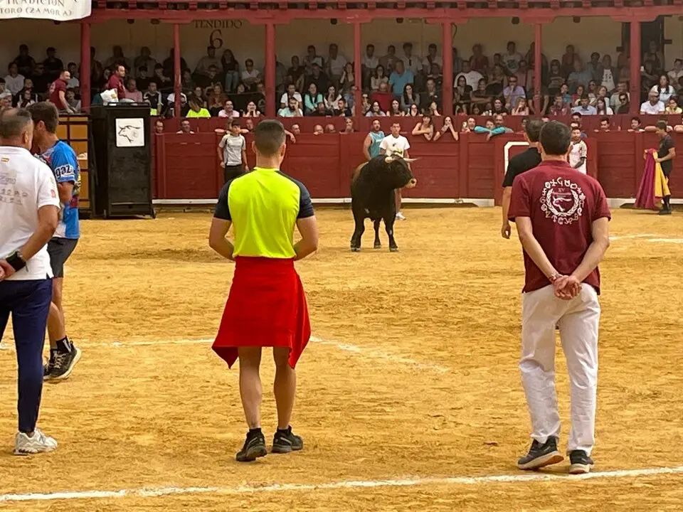 Toro del Cajón solidario: emoción, tradición y plaza llena por una buena causa