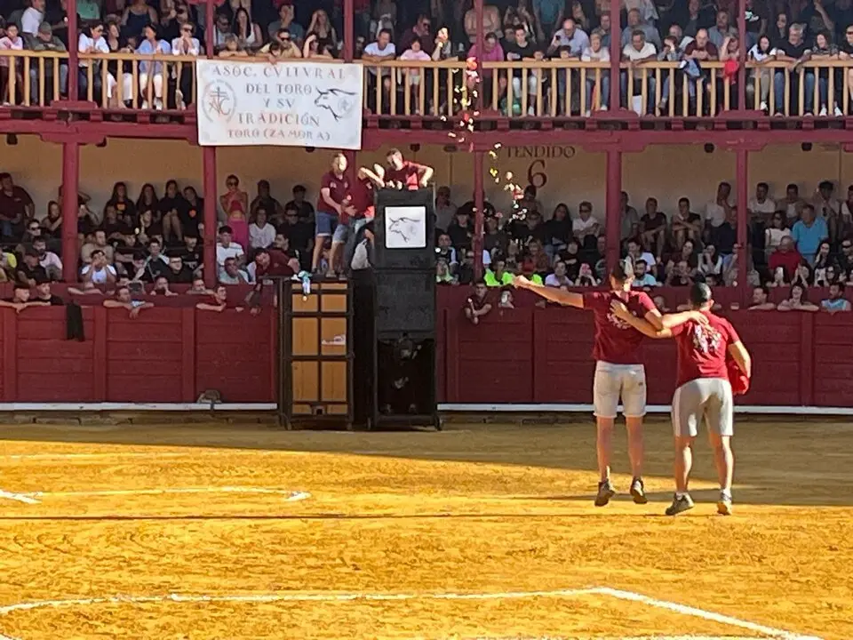 Toro del Cajón solidario: emoción, tradición y plaza llena por una buena causa