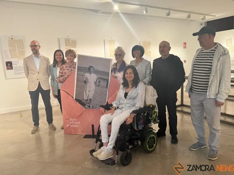 exposición Bajo pluma de mujer_3