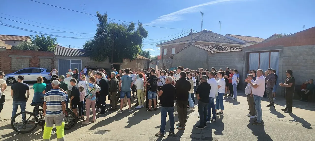 concentración en apoyo a Álvaro en Olleros de Tera  (12)