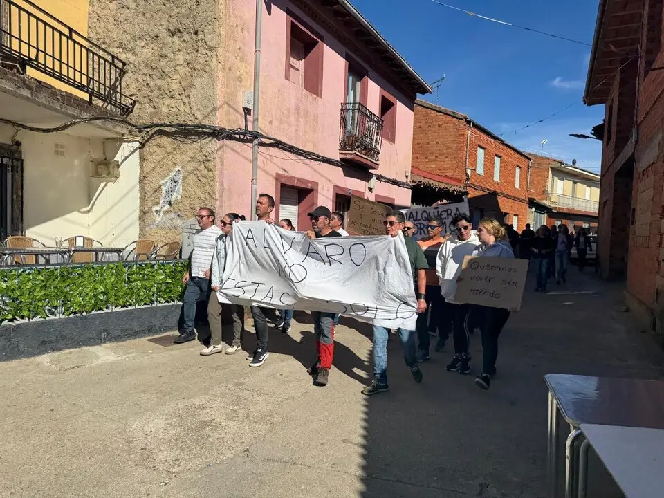 concentración en apoyo a Álvaro en Olleros de Tera   (5)