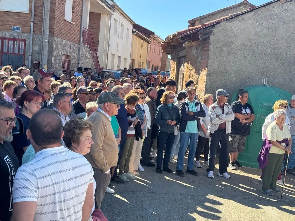 concentración en apoyo a Álvaro en Olleros de Tera   (10)