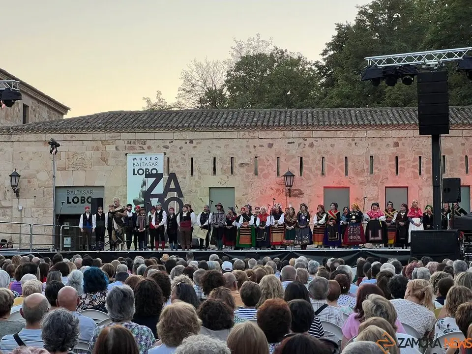 Gala inaugural Festival Internacional del Folklore 2025