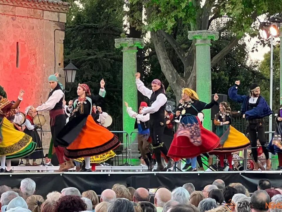 Gala inaugural Festival Internacional del Folklore 2025_8