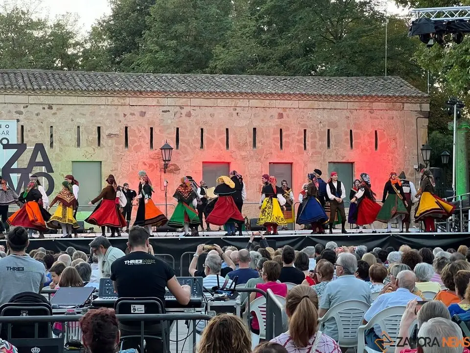 Gala inaugural Festival Internacional del Folklore 2025_13