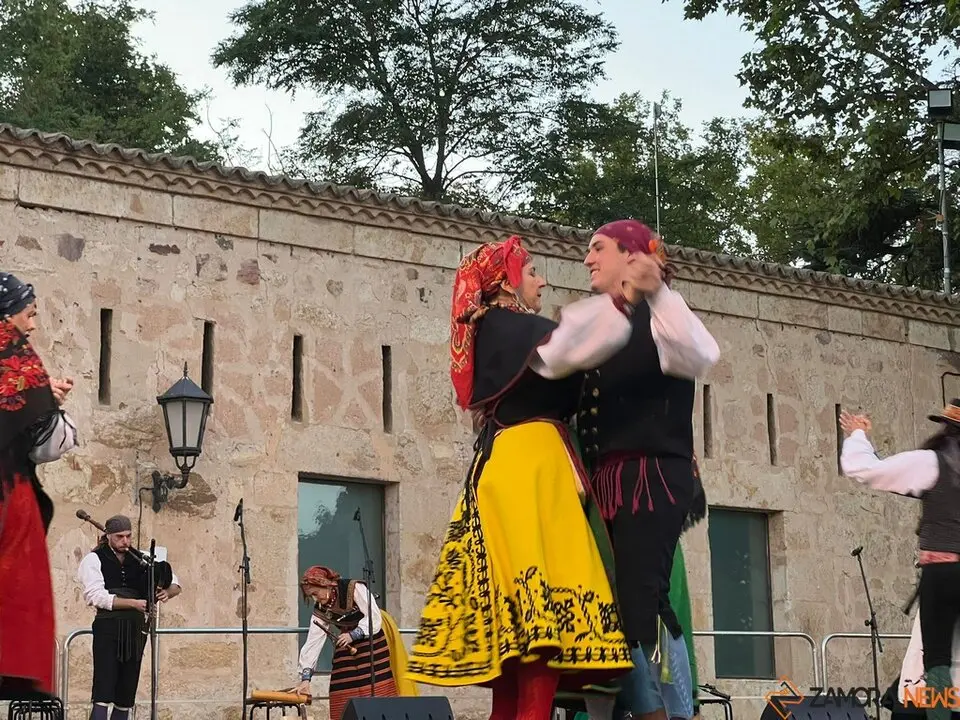 Gala inaugural Festival Internacional del Folklore 2025_22