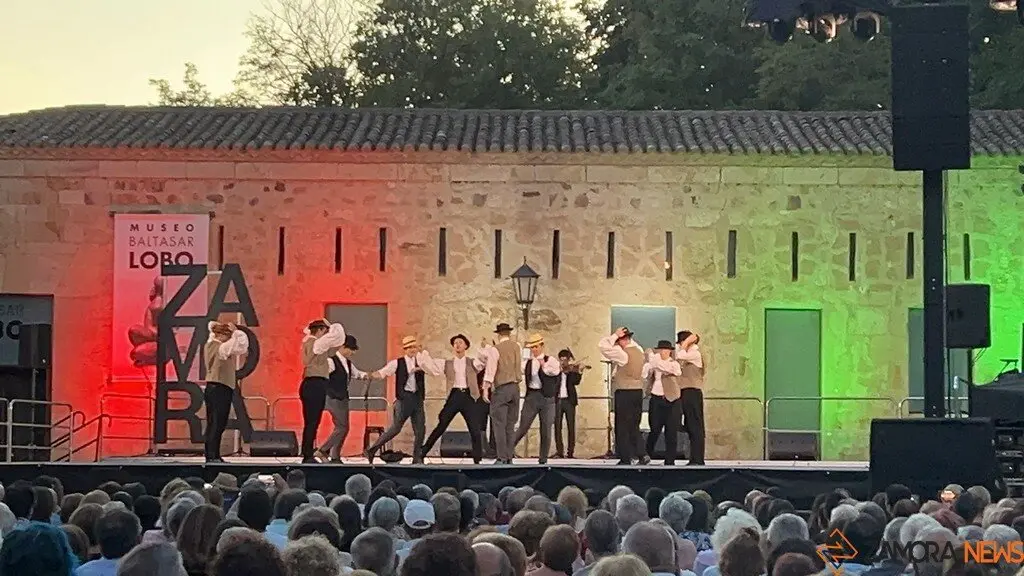 Gala inaugural Festival Internacional del Folklore 2025_26