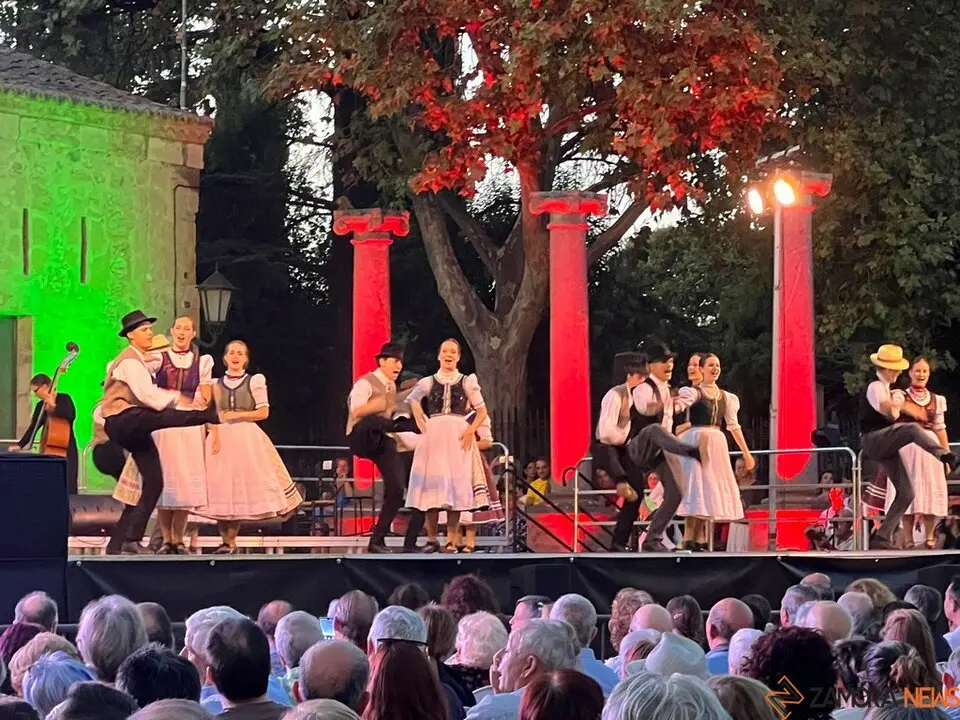 Gala inaugural Festival Internacional del Folklore 2025_34