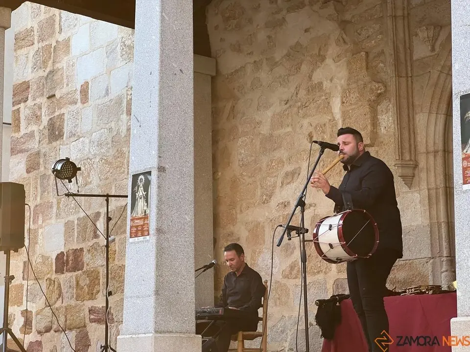 Pedraza en Clave de Folk en Zamora, Plaza de San Antol&iacute;n_9