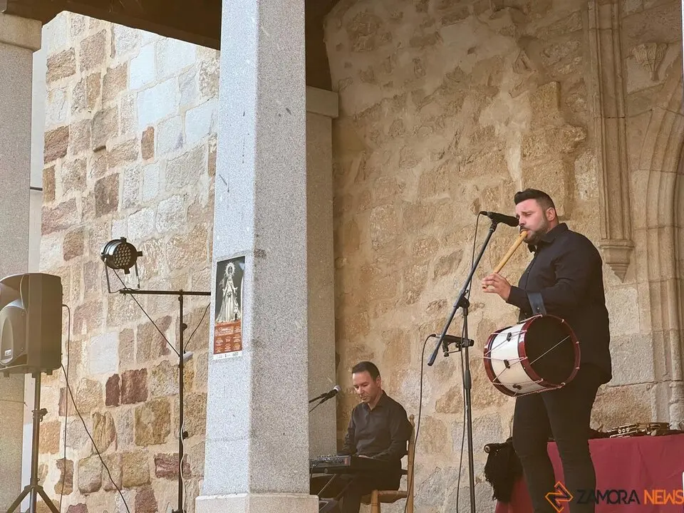 Pedraza en Clave de Folk en Zamora, Plaza de San Antolín_10