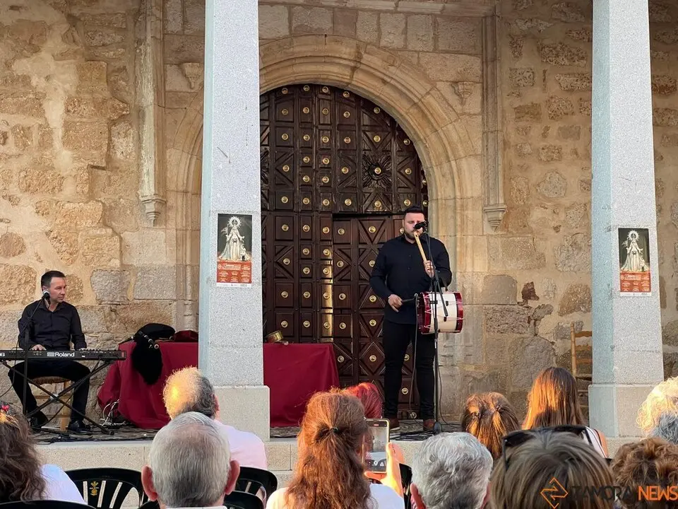 Pedraza en Clave de Folk en Zamora, Plaza de San Antol&iacute;n_13