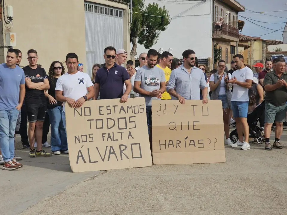 manifestación por Álvaro en Olleros de Tera    (17)