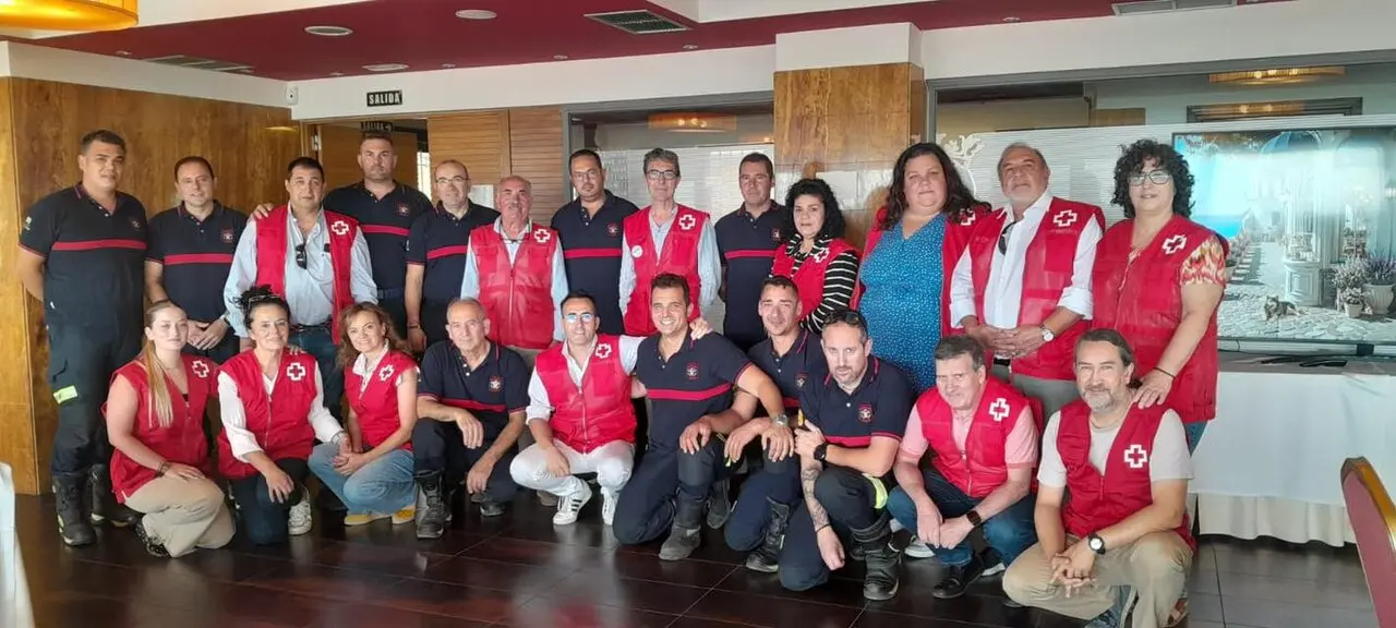 Comida miembos operativo incendios Toro