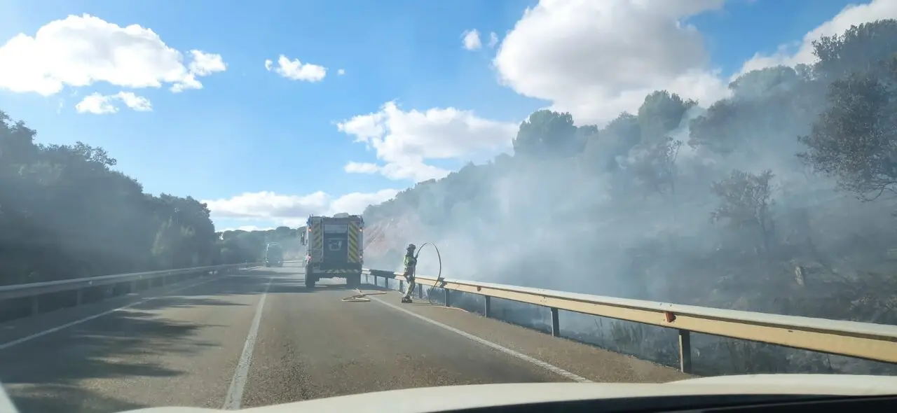 Incendio cuneta N-122