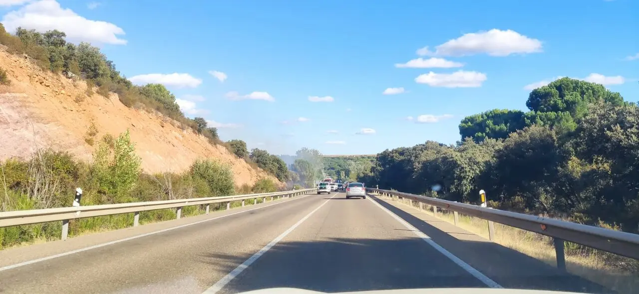 Incendio cuneta N-122