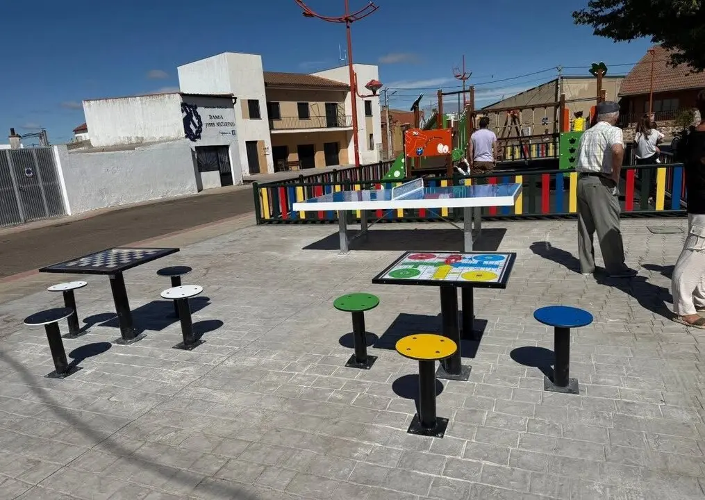 parque de juegos en Villaralbo  (3)