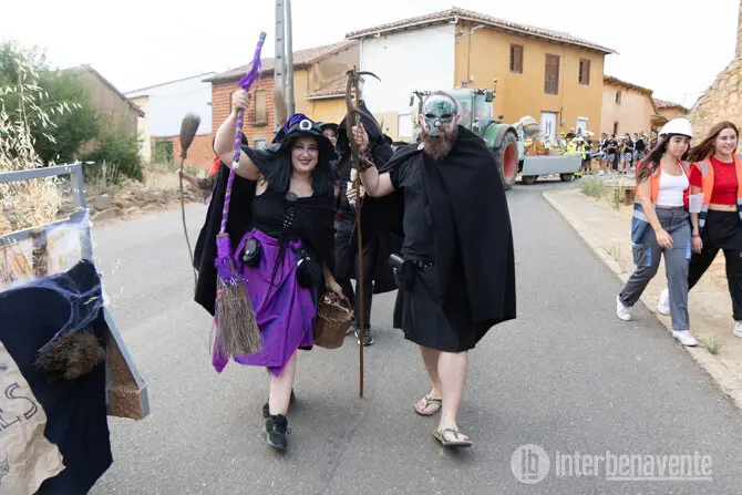 desfile de disfraces en Santibáñez de Vidriales. IMAGEN INTERBENAVENTE  (3)