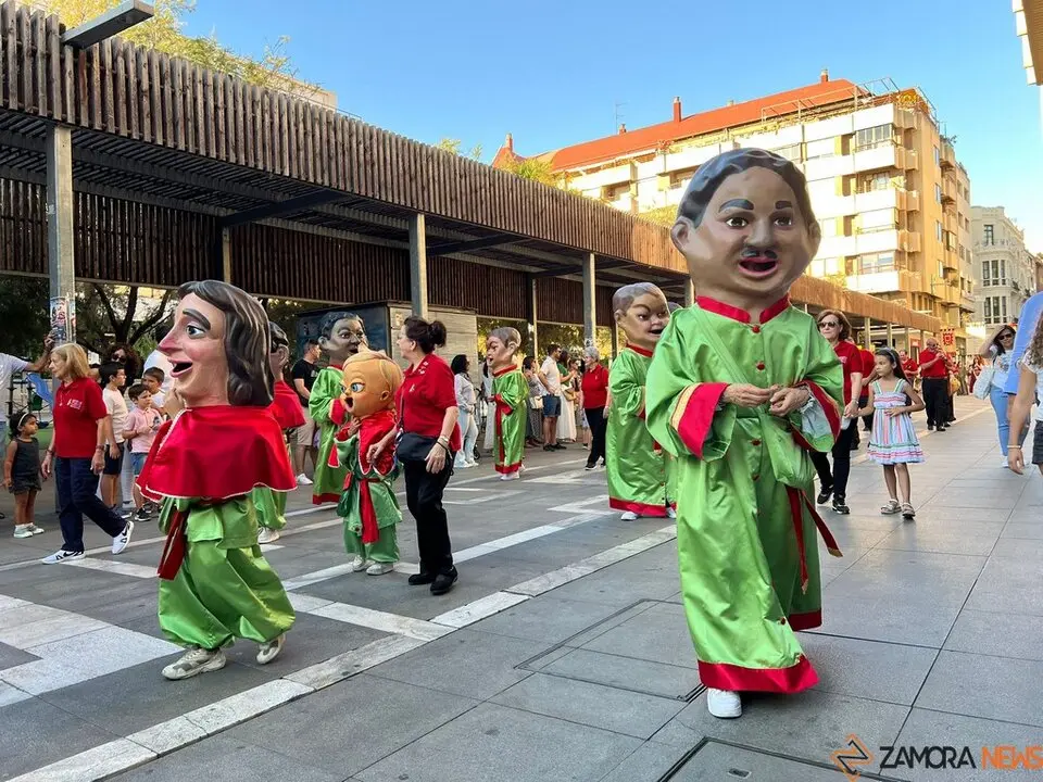 Desfile de Gigantes y Cabezudos Capitonis Durii septiembre _15