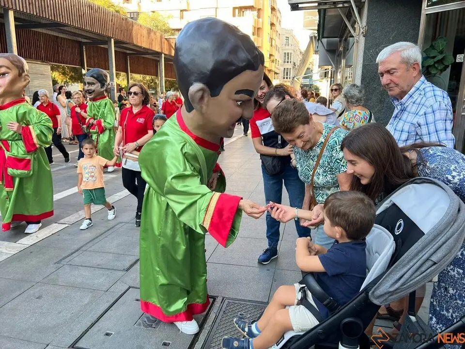 Desfile de Gigantes y Cabezudos Capitonis Durii septiembre _14