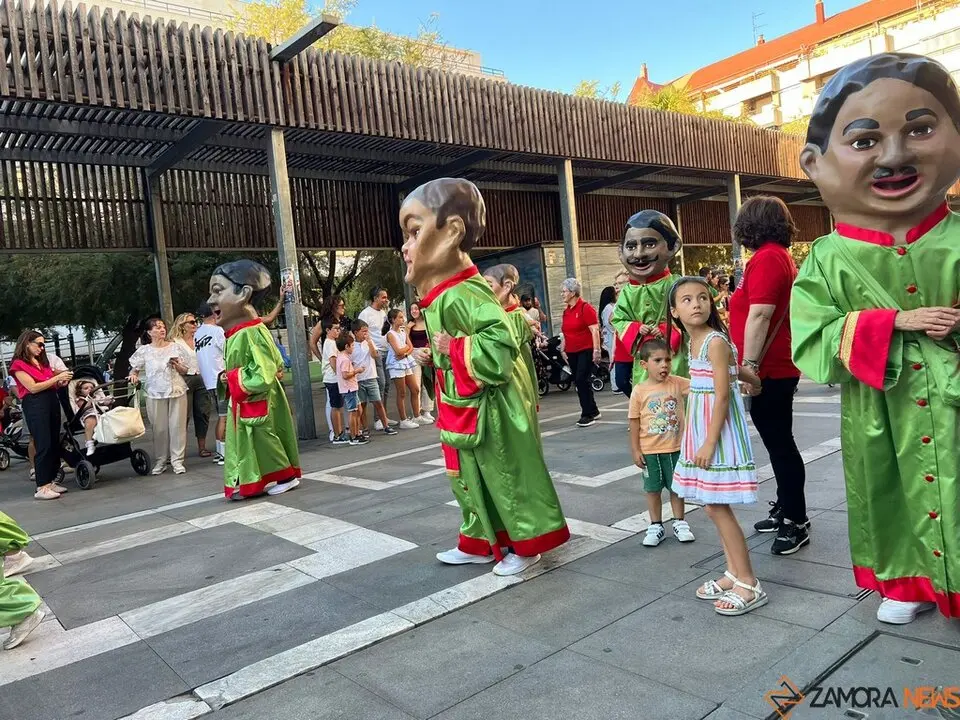 Desfile de Gigantes y Cabezudos Capitonis Durii septiembre _18