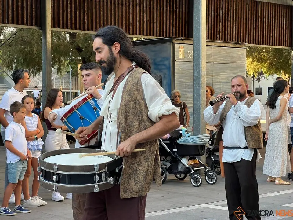 Desfile de Gigantes y Cabezudos Capitonis Durii septiembre _28