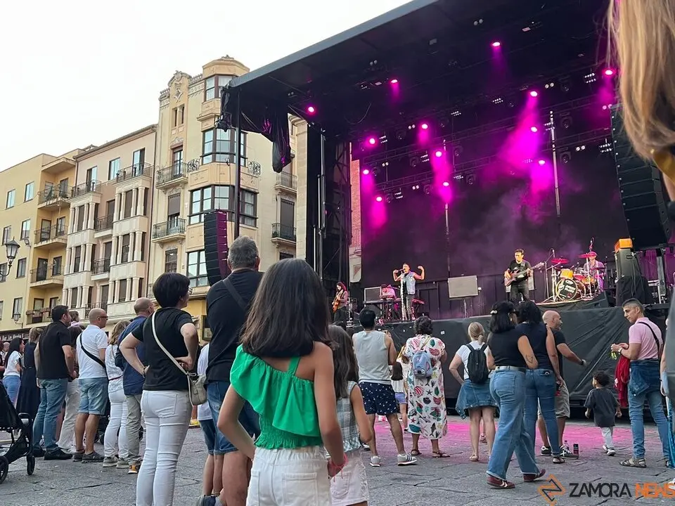 Pequeño Rock and Roll Zamora _3