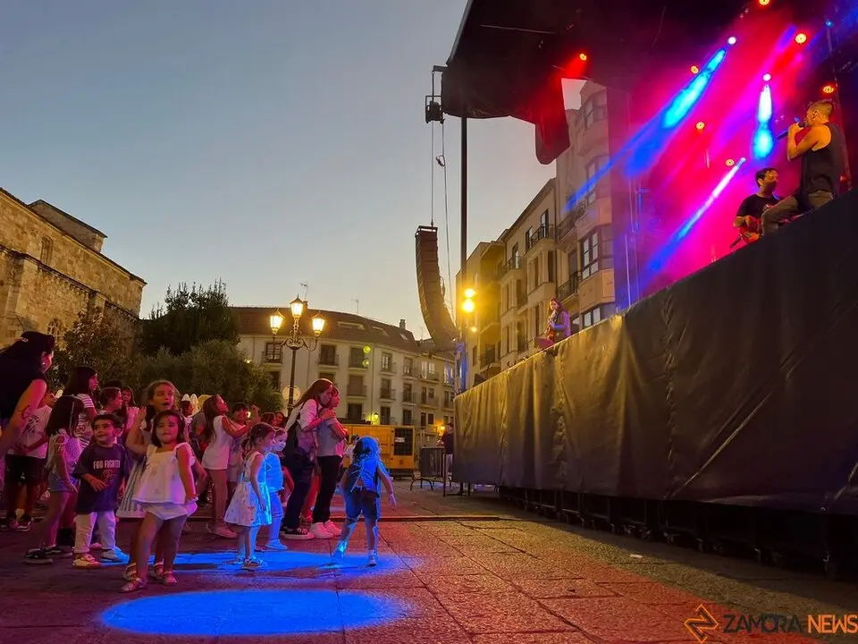 Pequeño Rock and Roll Zamora _25