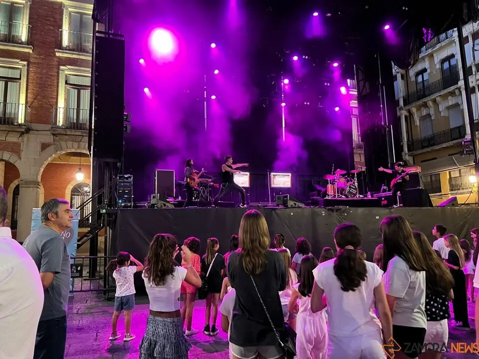 Pequeño Rock and Roll Zamora _30