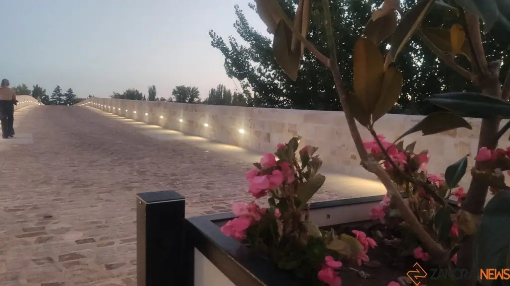 Puente de Piedra atardecer